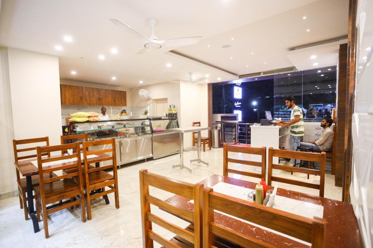 Cliff Embassy Banquet And Suites Shimoga Exterior foto